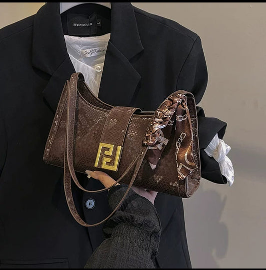 Casual retro snack long purse
Zipper system