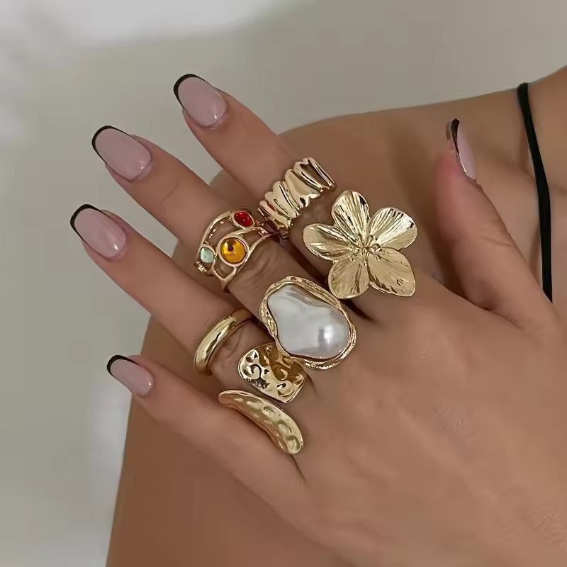 Adjustable Punk Exaggerated Metal Rings Set for Women Men Vintage Flower Pearl Crystal Europe America Open Luxury Jewelry
