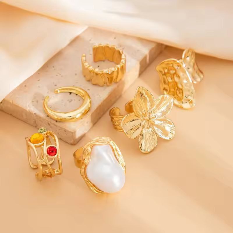 Adjustable Punk Exaggerated Metal Rings Set for Women Men Vintage Flower Pearl Crystal Europe America Open Luxury Jewelry