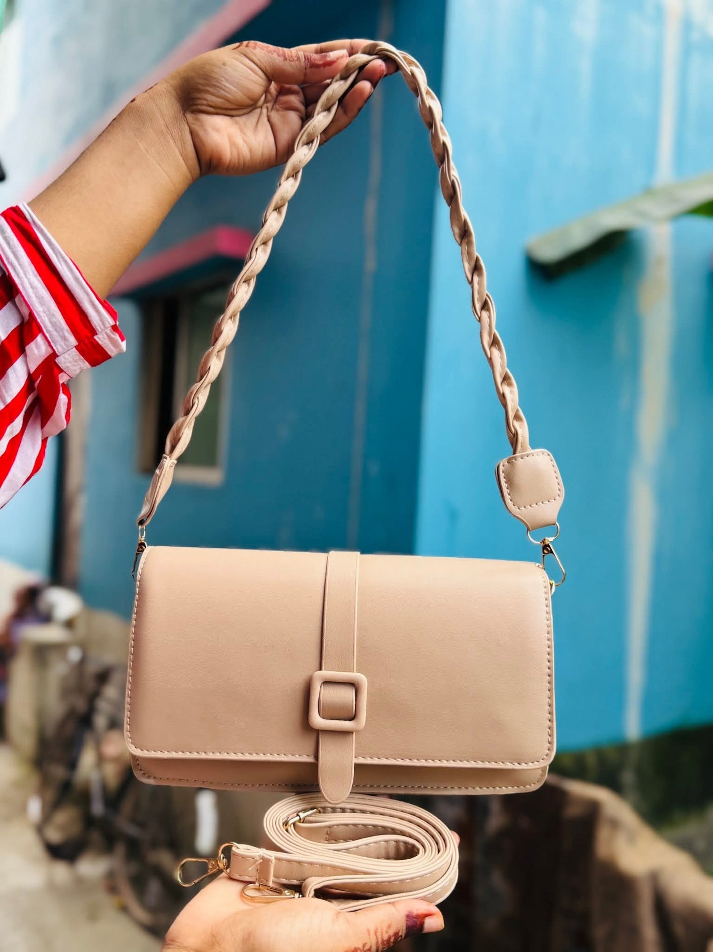 These women's bags are versatile PU leather handbags featuring double shoulder straps and a crossbody option