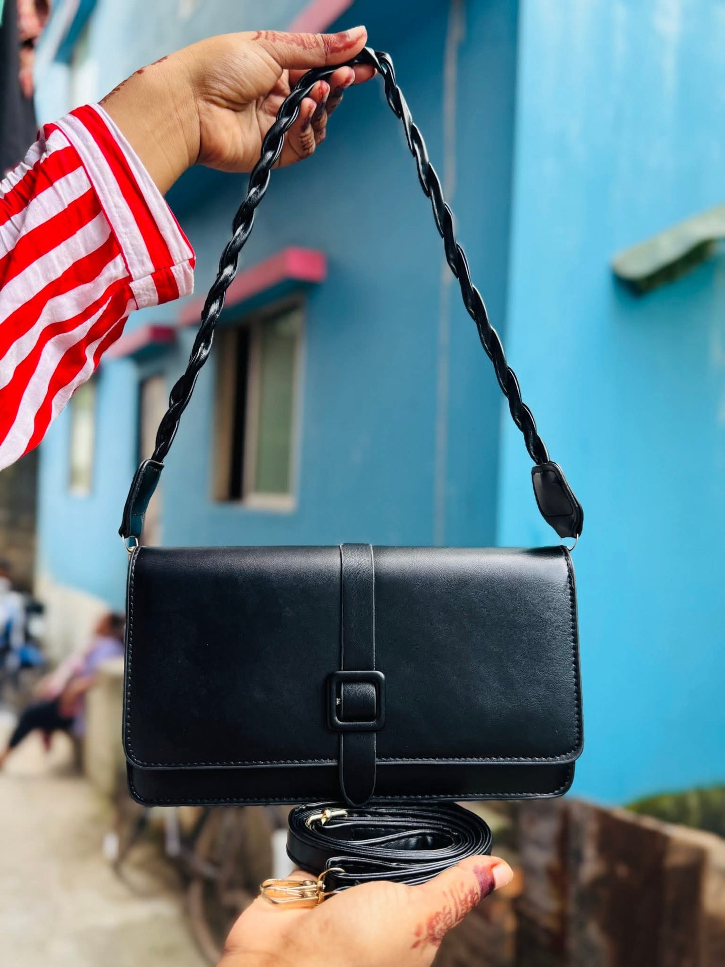 These women's bags are versatile PU leather handbags featuring double shoulder straps and a crossbody option