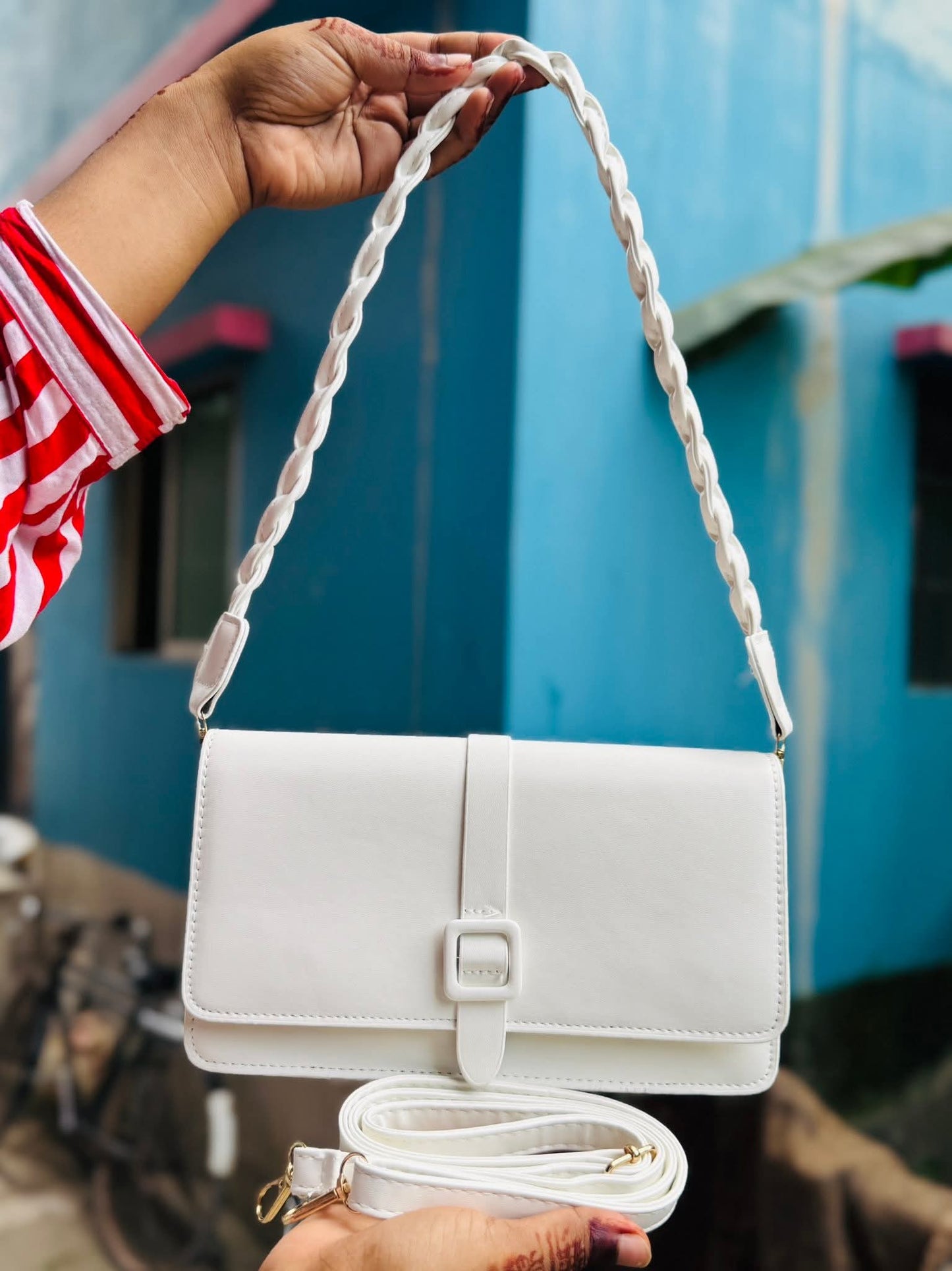 These women's bags are versatile PU leather handbags featuring double shoulder straps and a crossbody option