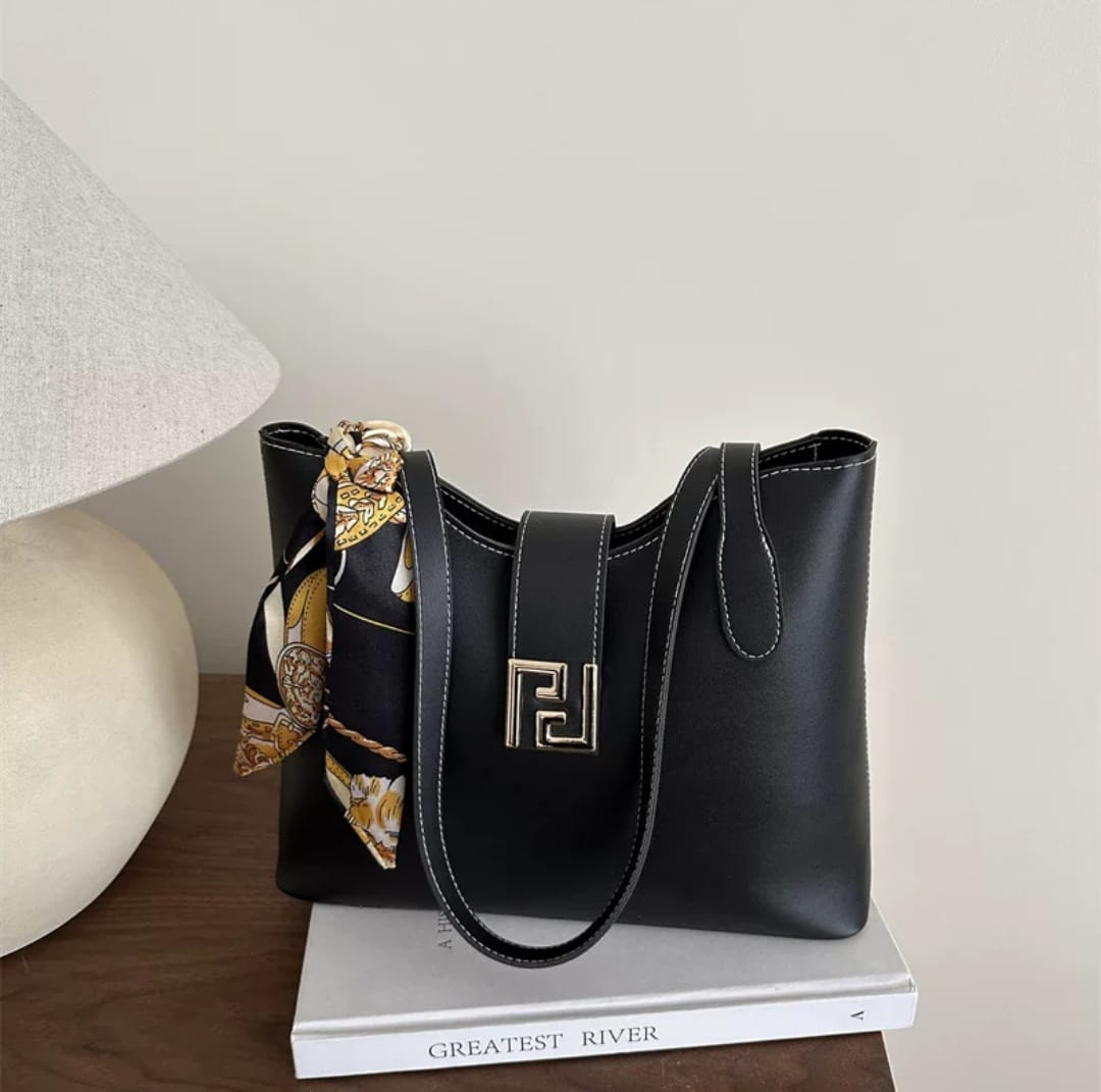 Fendi primium tote bag