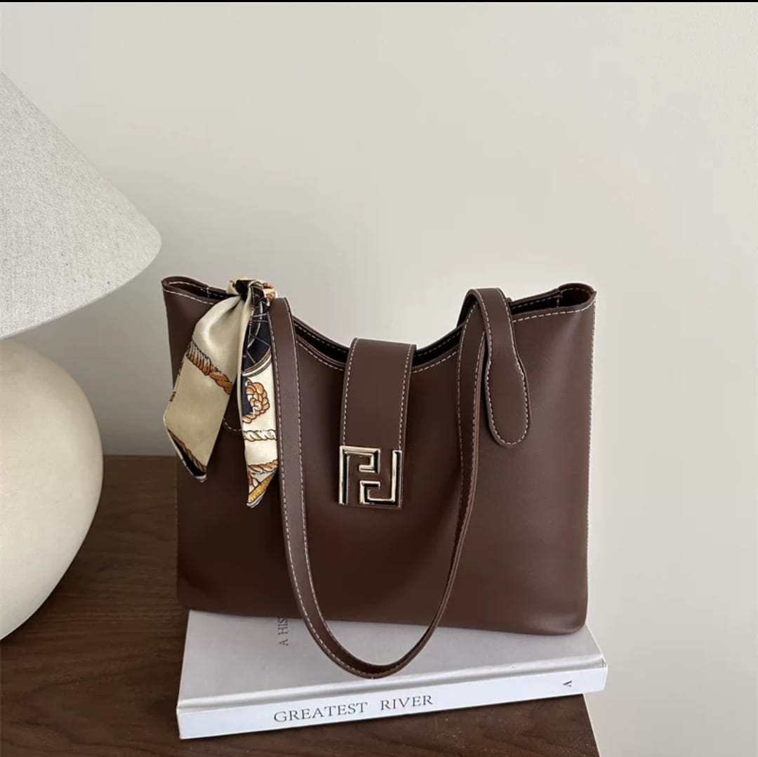 Fendi primium tote bag