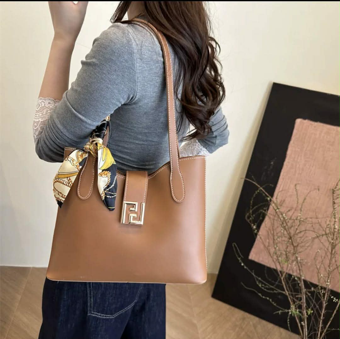 Fendi primium tote bag